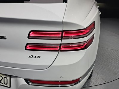 GENESIS GV80 - 10