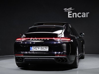 PORSCHE PANAMERA - 4