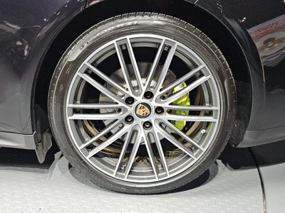 PORSCHE PANAMERA - 8