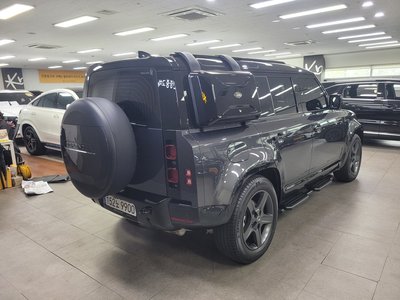 LAND ROVER DEFENDER - 5