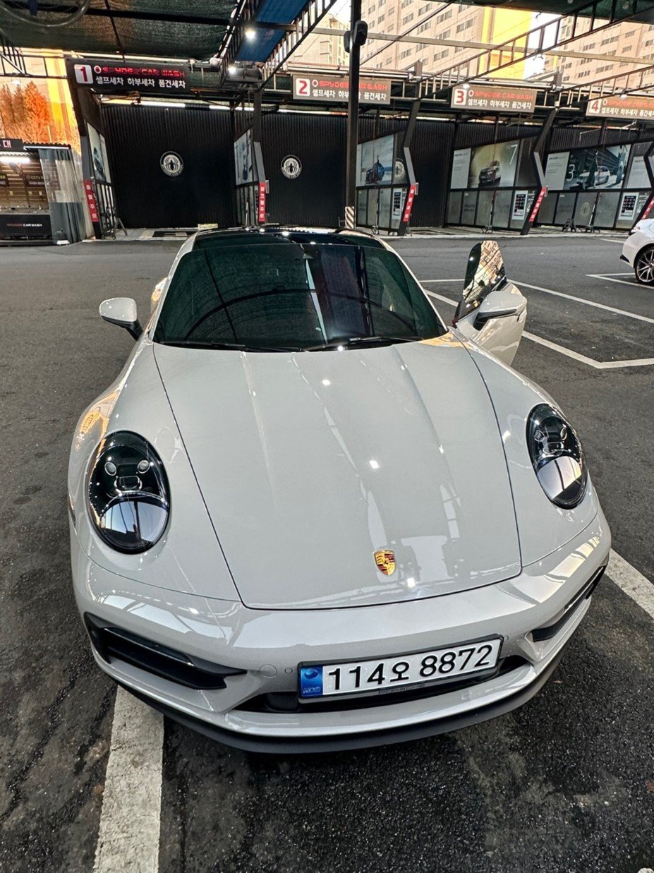 PORSCHE 911 - View 1