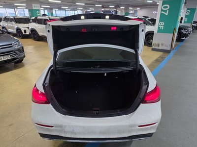 MERCEDES-BENZ E-CLASS - 6