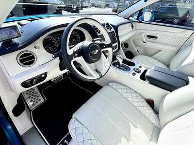BENTLEY BENTAYGA - 8