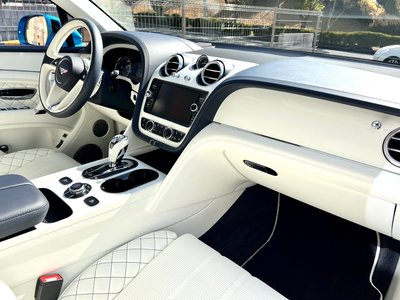 BENTLEY BENTAYGA - 9