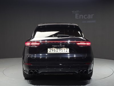 PORSCHE CAYENNE - 4