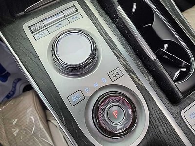 GENESIS GV80 - 8