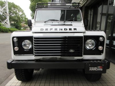 LAND ROVER DEFENDER - 2