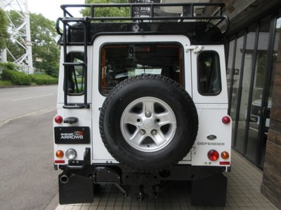 LAND ROVER DEFENDER - 3