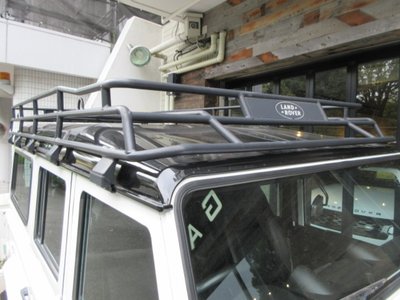 LAND ROVER DEFENDER - 7