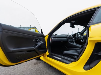 2013 Porsche CAYMAN thumbnail 28