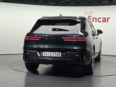 صورة 3 لـ 2021 Genesis GV70