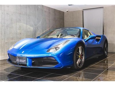 FERRARI 488 - 1