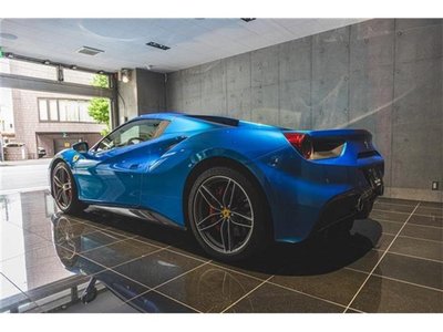 FERRARI 488 - 4