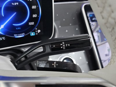 2022 Mercedes-BENZ EQE 缩略图 12