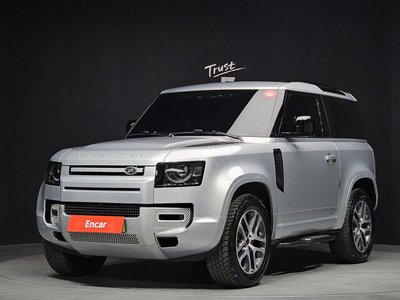 LAND ROVER DEFENDER - 1