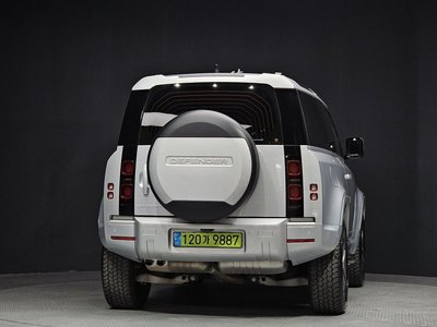 LAND ROVER DEFENDER - 4