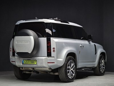 LAND ROVER DEFENDER - 3