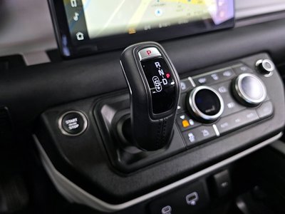 LAND ROVER DEFENDER - 9