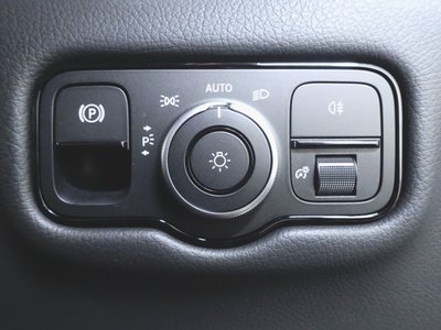 2025 Mercedes-BENZ V-CLASS — миниатюра 20