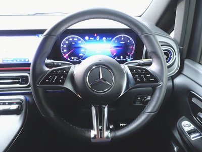2025 Mercedes-BENZ V-CLASS — миниатюра 13