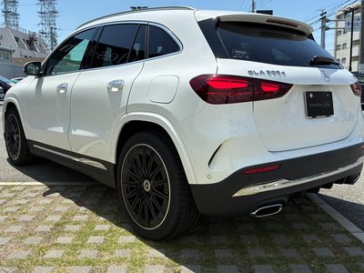 MERCEDES-BENZ GLA - 4