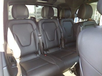 2022 Mercedes-BENZ V-CLASS — миниатюра 13