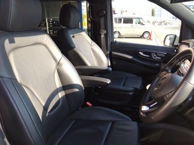 2022 Mercedes-BENZ V-CLASS — миниатюра 11