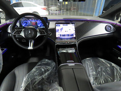 MERCEDES-BENZ EQE - 6