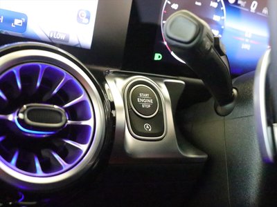 2025 Mercedes-BENZ GLB — миниатюра 30
