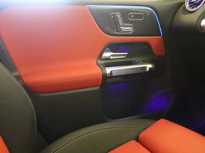 2025 Mercedes-BENZ GLB — миниатюра 16