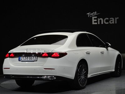 MERCEDES-BENZ E-CLASS - 4