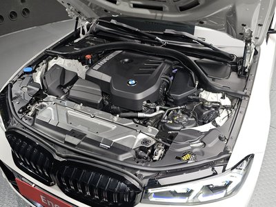 صورة 7 لـ 2025 BMW 3 SERIES