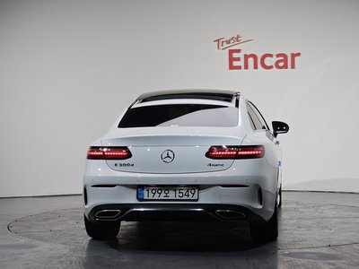 MERCEDES-BENZ E-CLASS - 4