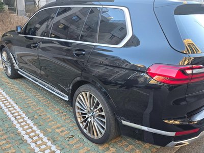 BMW X7 - 7