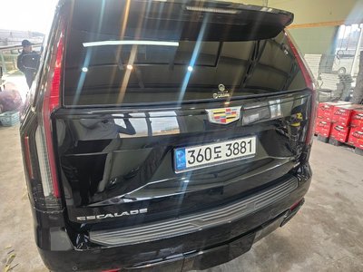 CADILLAC ESCALADE 5TH GENERATION - 1