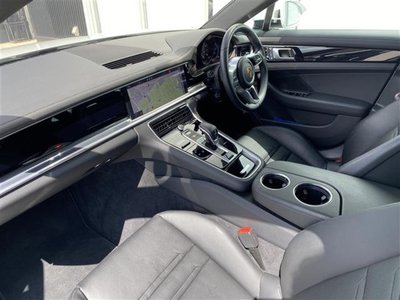 PORSCHE PANAMERA - 3