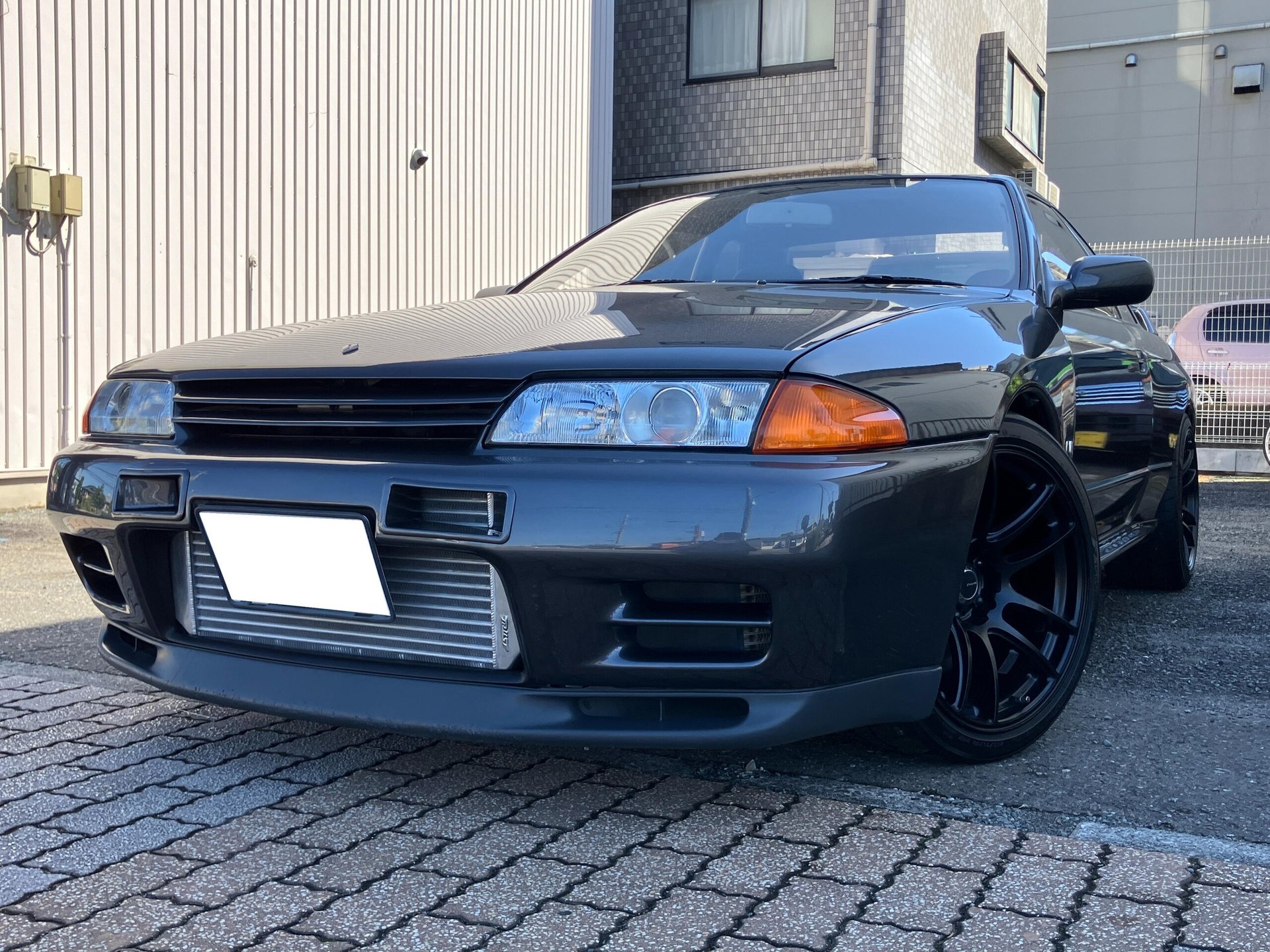 NISSAN SKYLINE GT-R - View 1