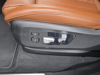 2025 BMW X7 缩略图 31