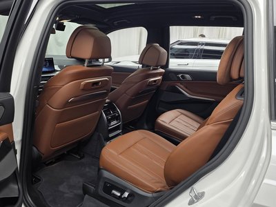 2025 BMW X7 缩略图 16