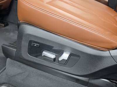 2025 BMW X7 缩略图 36