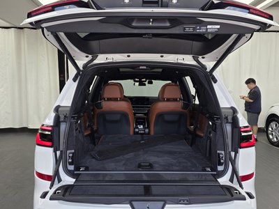 2025 BMW X7 缩略图 26