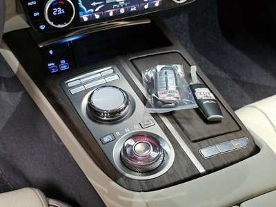 GENESIS G80 (RG3) - 9