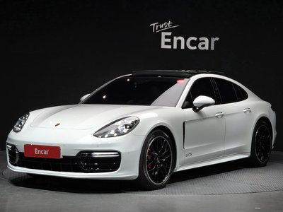 PORSCHE PANAMERA - 1