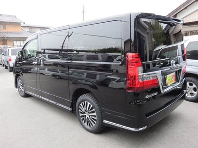 TOYOTA GRAND ACE - 8