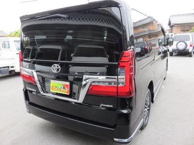 TOYOTA GRAND ACE - 10