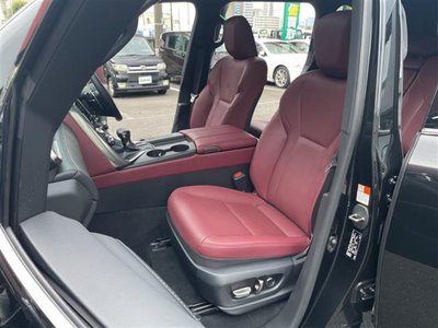 2023 Lexus LX thumbnail 19