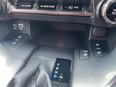 صورة 10 لـ 2023 Lexus LX