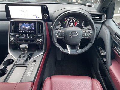 صورة 2 لـ 2023 Lexus LX