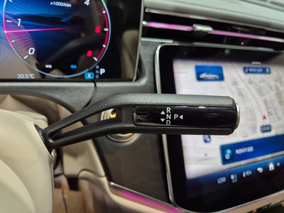 MERCEDES-BENZ E-CLASS - 9