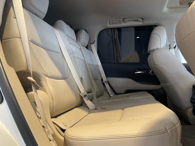 2024 Toyota LAND CRUISER 300 — миниатюра 13